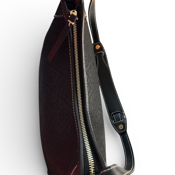 Chic Black Shoulder Bag - Picture 5 of 7